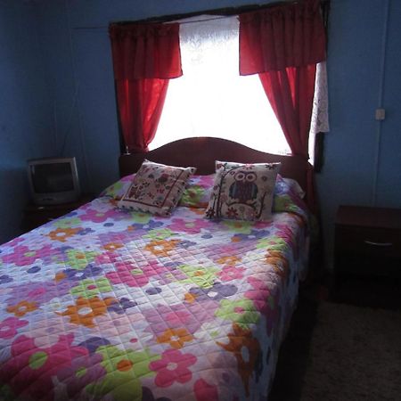 Hostal Y Cabanas Peumayen Puerto Guadal Bagian luar foto