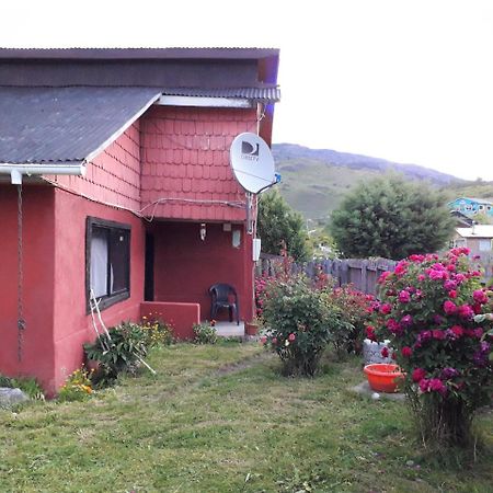 Hostal Y Cabanas Peumayen Puerto Guadal Bagian luar foto