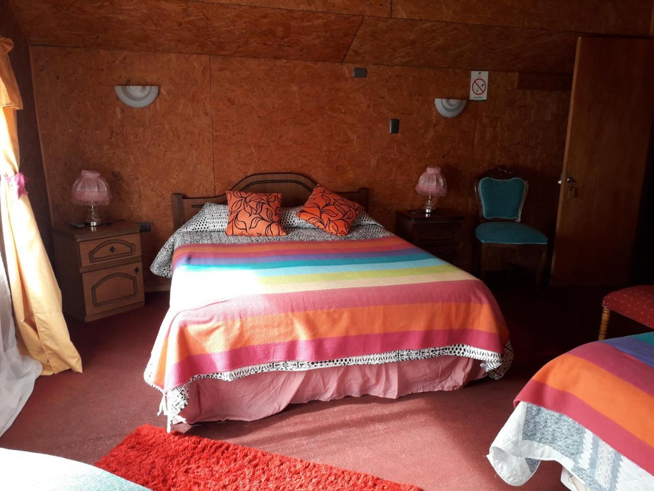 Hostal Y Cabanas Peumayen Puerto Guadal Bagian luar foto